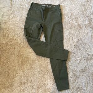 Eddie Bauer slightly Curvy Cargo Pants